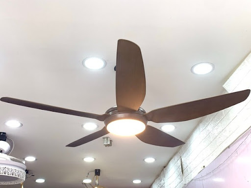 Sử dụng quạt trần giúp bầu không khí được thông thoáng