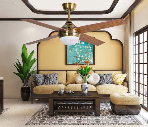 Quạt trần thiết kế cánh gỗ nổi bật trong phòng khách